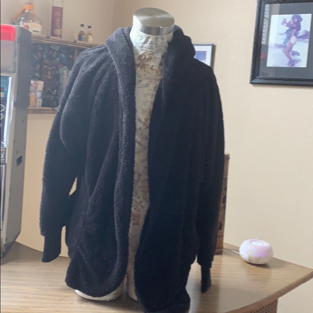 T party L fuzzy jacket